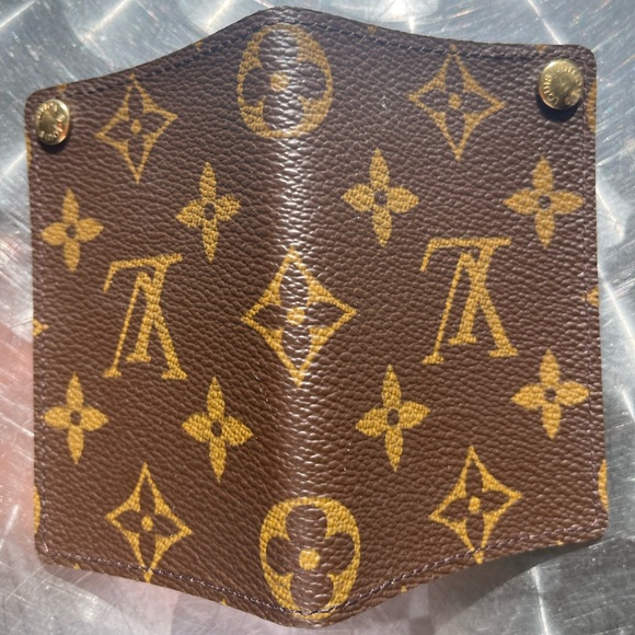 Auth LOUIS VUITTON card case w gold snaps. NBU. missing plastic card sleeves - Picture 2 of 8